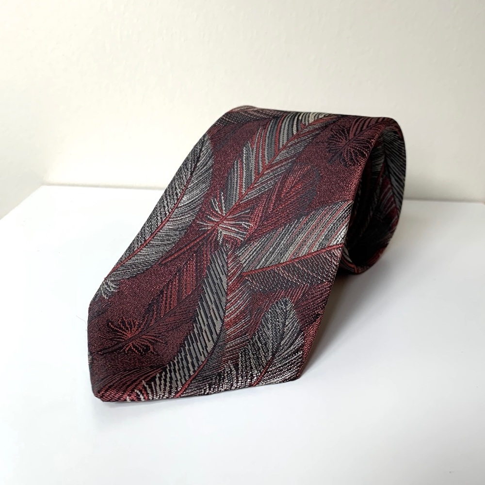 Oscar De La Renta Feather Tie